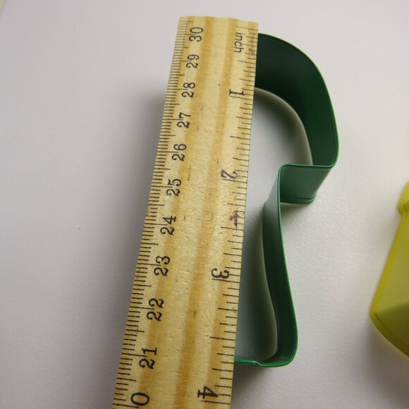 Cookie Cutters Metal Spring Tulip in Pot & Shovel Enamel Painted - Picture 3 of 4